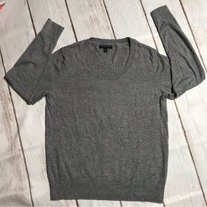 Banana Republic Pullover Grey Beaded Long Sleeved Sweater Woman’s Size Medium